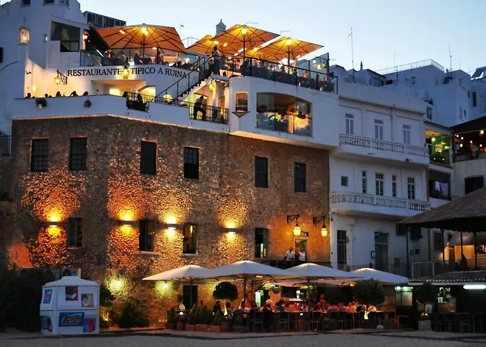 Luxury 3 Bedroom Apartment, Διαμέρισμα Αλμπουφέιρα