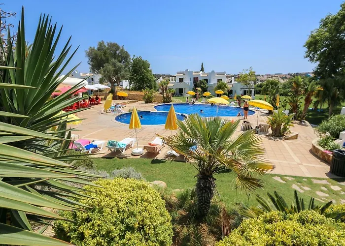 Luxury 3 Bedroom Apartment, Αλμπουφέιρα