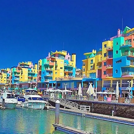 Luxury 3 Bedroom Apartment,