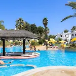 Luxury 3 Bedroom Apartment, * אלבופיירה
