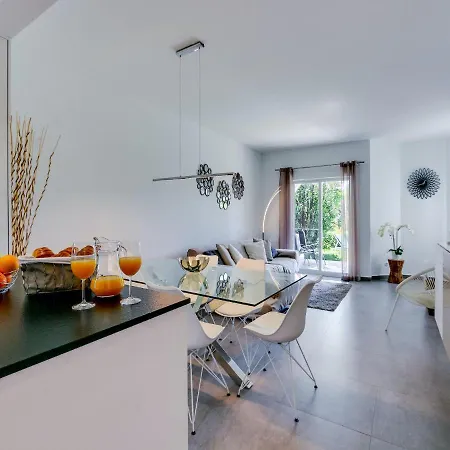 Appartement Luxury 3 Bedroom Apartment,