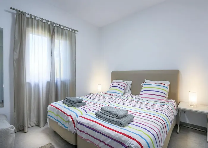 Luxury 3 Bedroom Apartment, * 阿尔布费拉