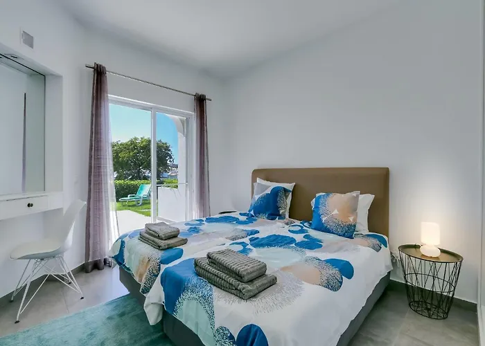 Luxury 3 Bedroom Apartment, 公寓 *